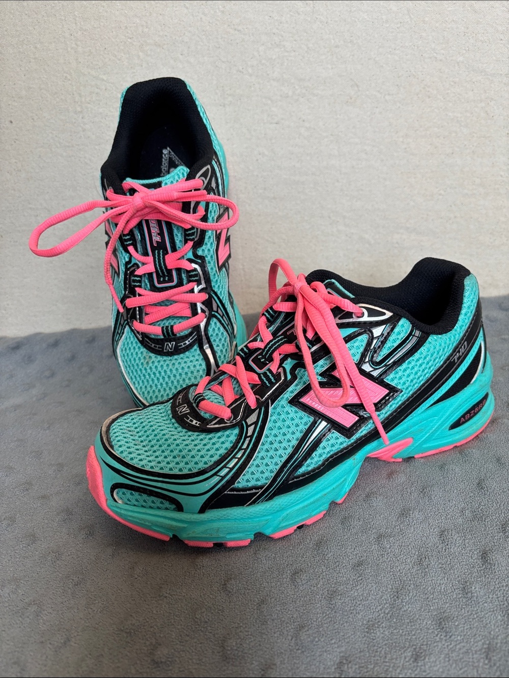 New Balance 740 Women's Teal and Pink Athletic Running Shoes